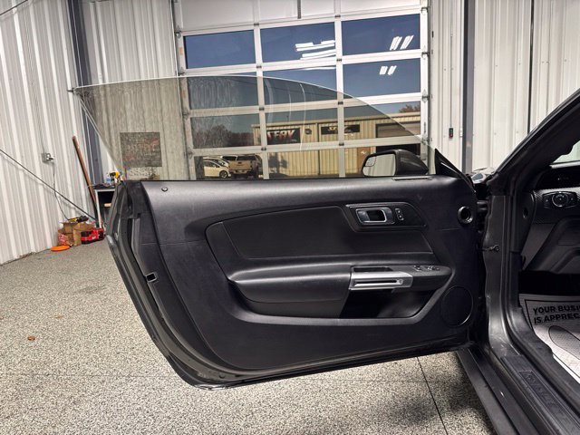 Used 2018 Ford Mustang Coupe w/ Black Accent Pkg RWD image 7