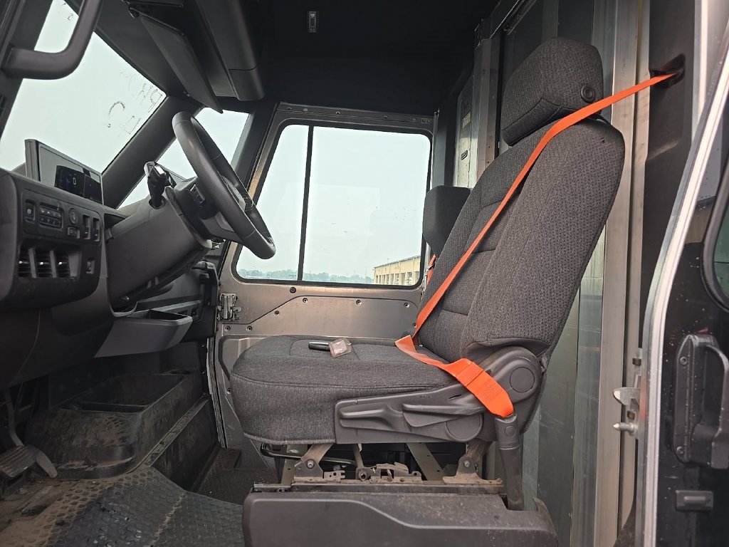 Used 2024 Chevrolet Brightdrop 600 w/ Commercial Equipment Package AWD/4WD image 5