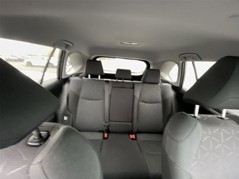 Used 2020 Toyota RAV4 XLE image 28