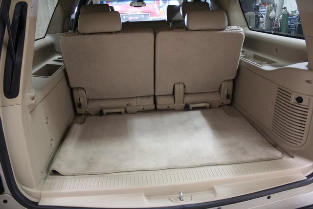 Used 2007 Chevrolet Suburban LT w/ LT Preferred Equipment Group AWD/4WD image 18