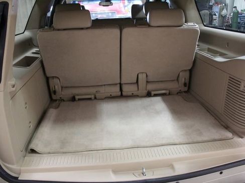 Used 2007 Chevrolet Suburban LT w/ LT Preferred Equipment Group image 18