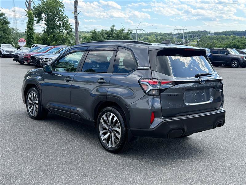 Used 2025 Subaru Forester Touring w/ Popular Package - Touring AWD/4WD image 6