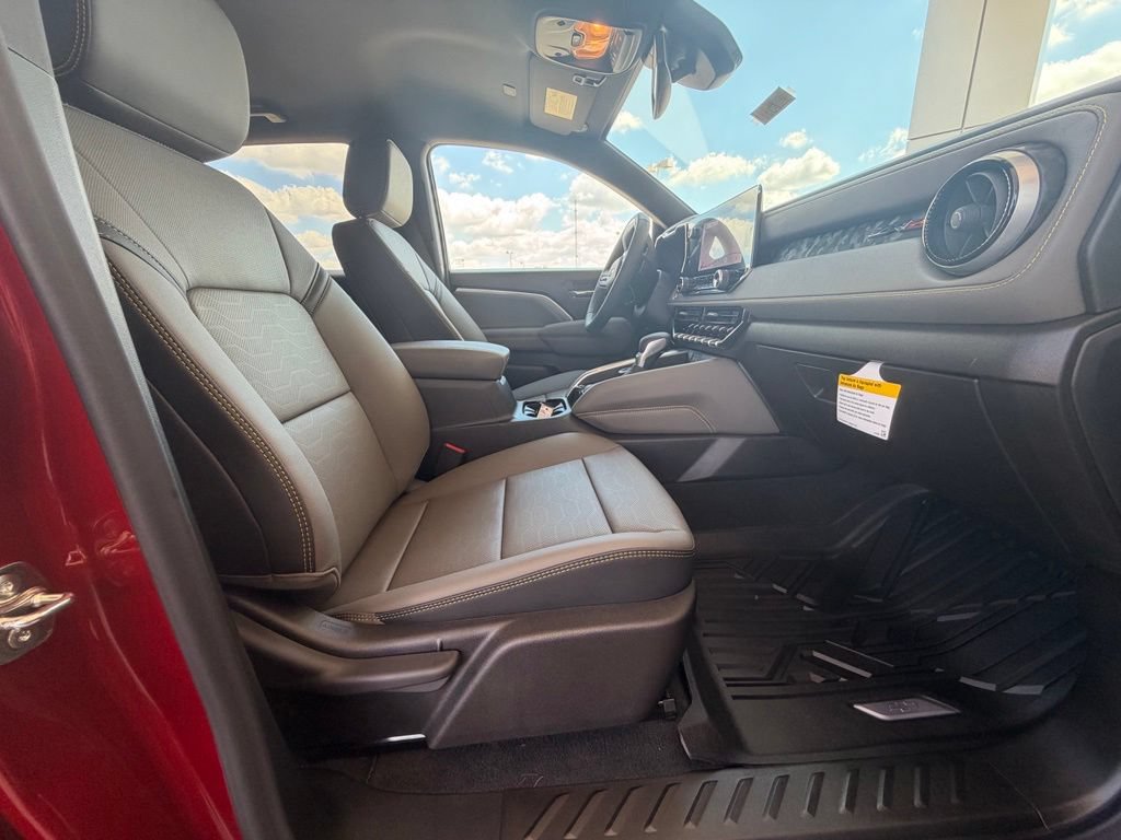 New 2026 Chevrolet Colorado ZR2 w/ Technology Package AWD/4WD image 20