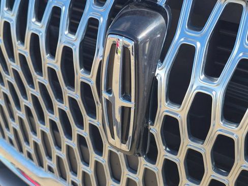 Certified 2024 Lincoln Corsair AWD image 9