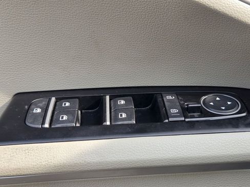 Used 2025 Kia Soul LX w/ LX Technology Package FWD image 10