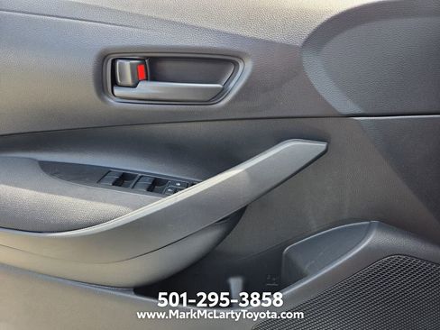 Used 2025 Toyota Corolla LE FWD image 24