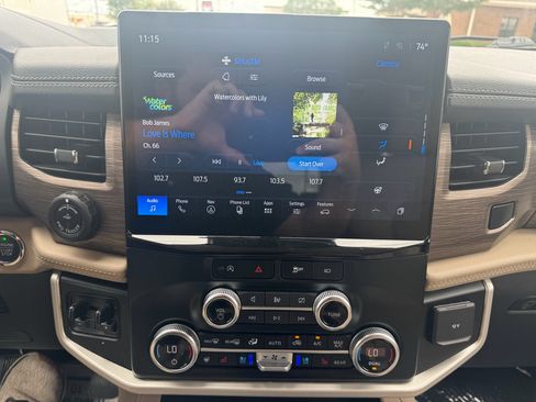 Used 2023 Ford Expedition Limited AWD/4WD image 23