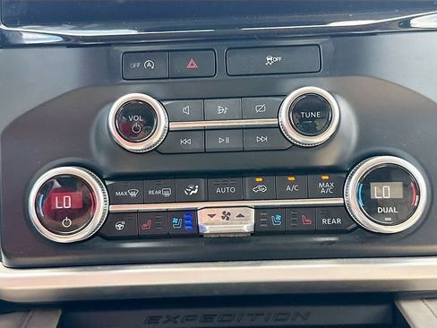 Used 2024 Ford Expedition XLT RWD image 20
