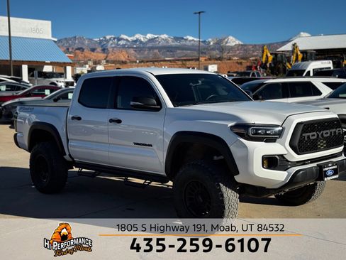 Used 2023 Toyota Tacoma TRD Off-Road image 3