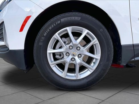 Used 2024 Chevrolet Equinox LT image 12