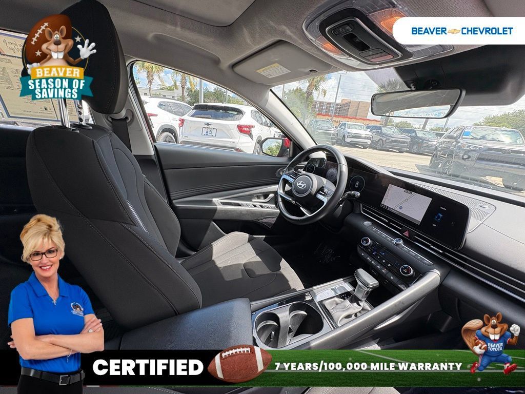Used 2025 Hyundai Elantra SEL FWD image 27
