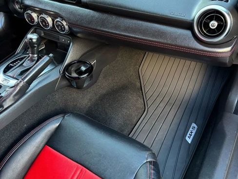 Used 2018 MAZDA MX-5 Miata Grand Touring image 15