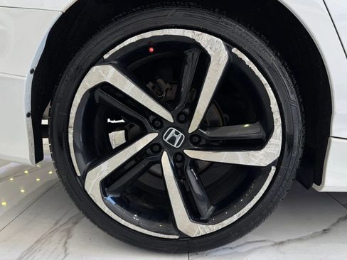 Used 2019 Honda Accord Sport image 10