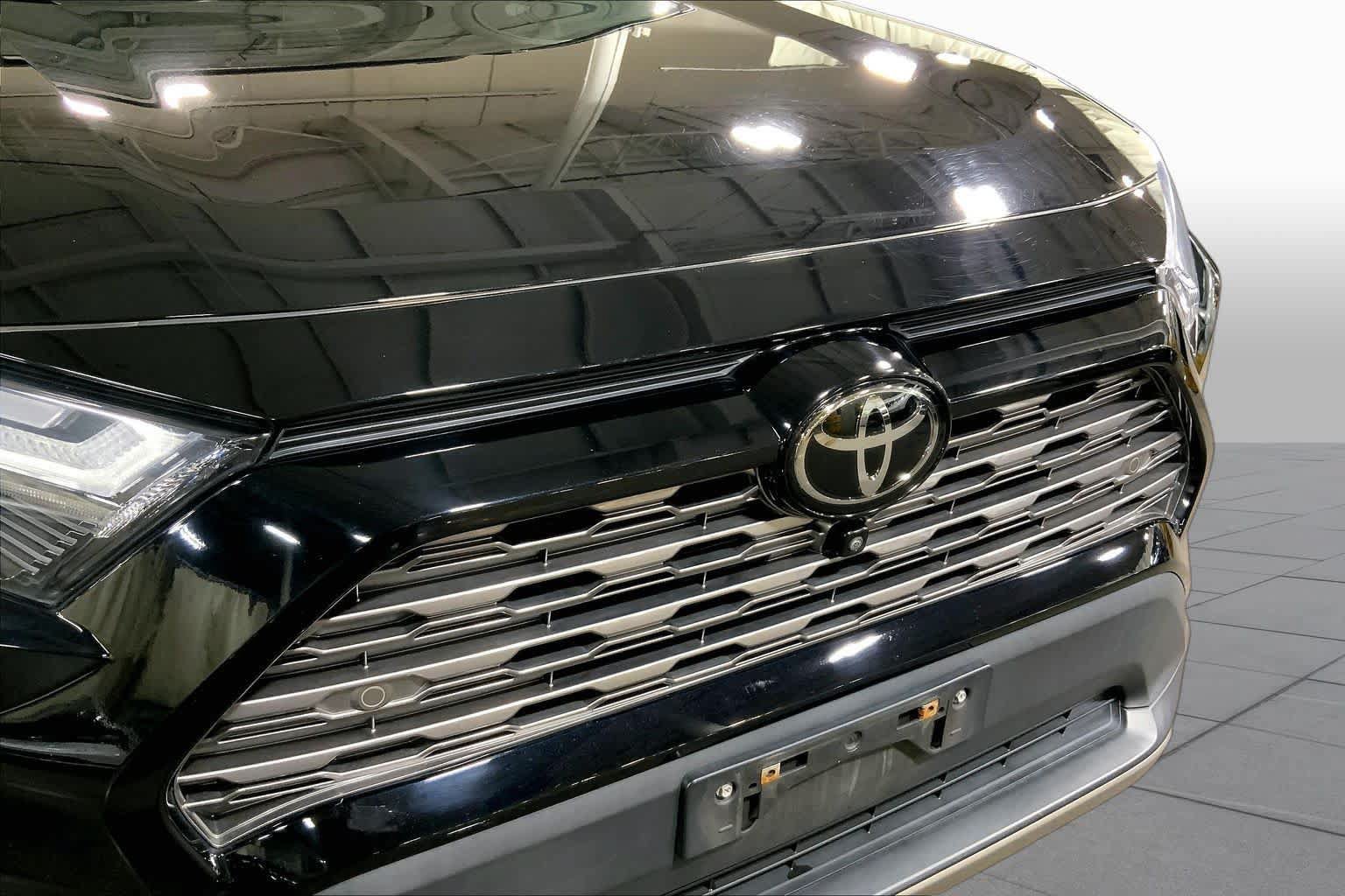 Certified 2023 Toyota RAV4 Limited AWD/4WD image 30