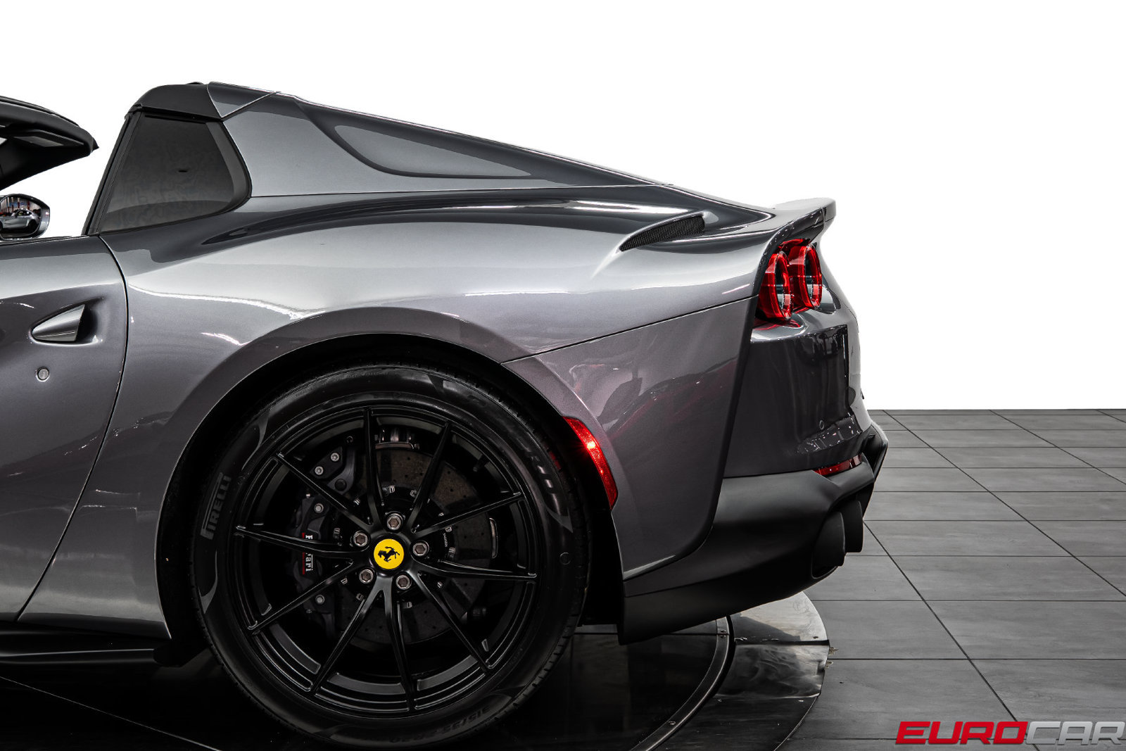 Used 2022 Ferrari 812 GTS RWD image 18