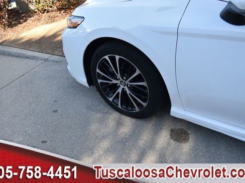 Used 2019 Toyota Camry SE image 15