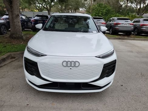 New 2025 Audi Q6 e-tron Premium Plus image 3