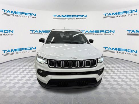 Used 2024 Jeep Compass Latitude AWD/4WD image 7