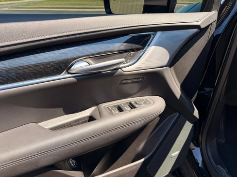 Used 2025 Cadillac XT5 Premium Luxury AWD/4WD image 11