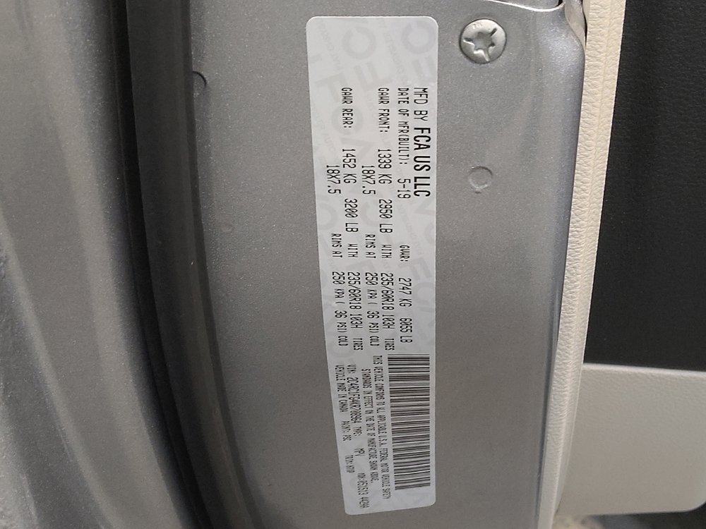 Used 2019 Chrysler Pacifica Touring Plus w/ Tire & Wheel Group FWD image 33