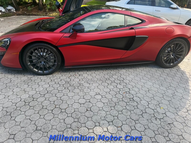 Used 2017 McLaren 570S RWD image 4