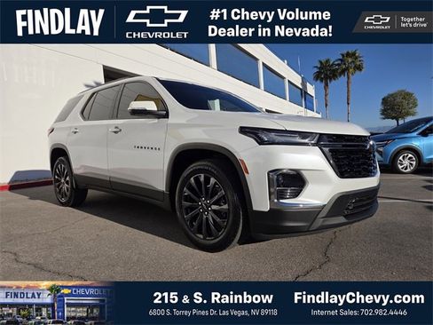 Used 2023 Chevrolet Traverse RS image 1