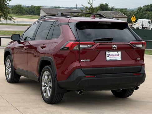 Used 2024 Toyota RAV4 XLE Premium FWD image 4