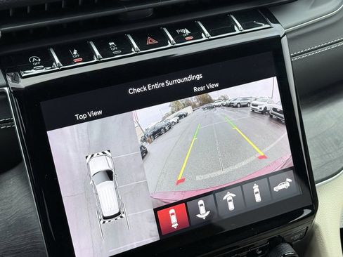 Used 2024 Jeep Grand Cherokee Limited w/ Luxury Tech Group II image 15