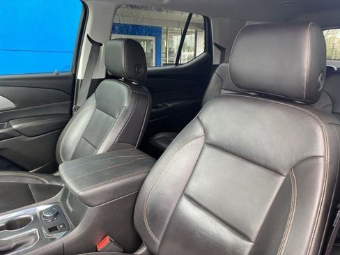 Used 2021 Chevrolet Traverse RS AWD/4WD image 14
