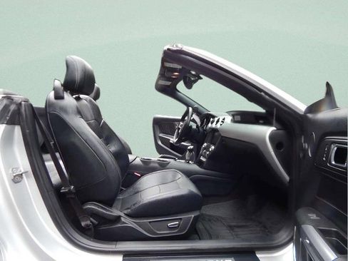 Used 2015 Ford Mustang Premium image 50