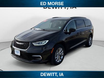 Used 2022 Chrysler Pacifica Touring-L