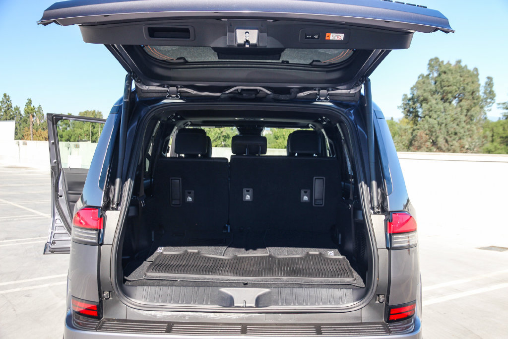 Certified 2025 Lexus GX 550 w/ Cold Area Package AWD/4WD image 26