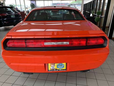 Used 2009 Dodge Challenger R/T RWD image 6
