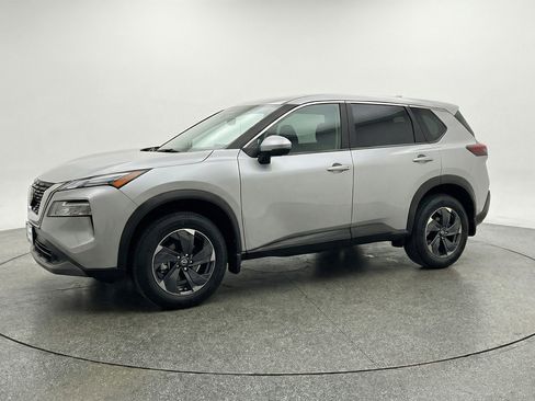 Used 2025 Nissan Rogue SV AWD/4WD image 3