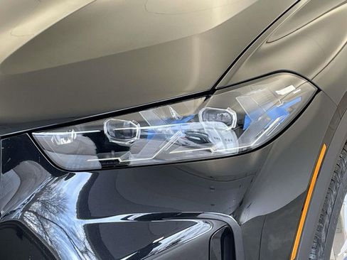 New 2026 BMW X5 xDrive50e w/ Premium Package AWD/4WD image 9