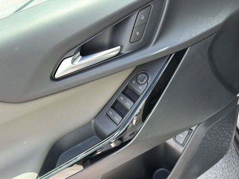New 2026 Chevrolet Equinox LT w/ Convenience Package II FWD image 31