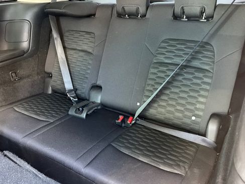 Certified 2022 Nissan Pathfinder SV image 16