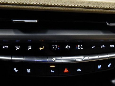 Used 2024 Cadillac XT4 Premium Luxury image 18