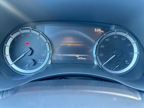 Used 2025 Toyota Highlander LE FWD image 41