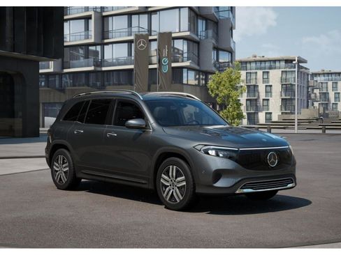 Used 2025 Mercedes-Benz EQB 250+ image 11