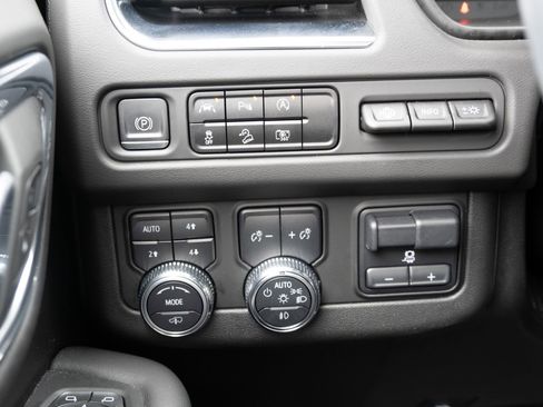 Used 2023 GMC Yukon AT4 w/ AT4 Premium Plus Package image 10