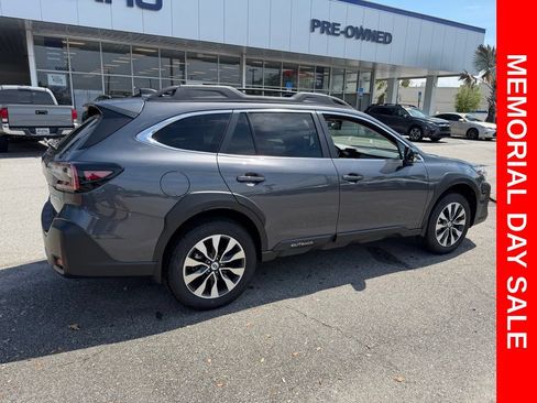 Used 2025 Subaru Outback Limited AWD/4WD image 3
