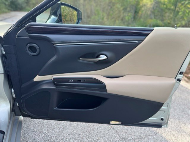 Used 2020 Lexus ES 350 w/ Premium Package FWD image 18