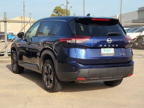 Used 2024 Nissan Rogue SV AWD/4WD image 7