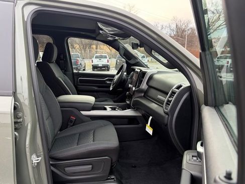New 2026 RAM 1500 4x4 Crew Cab image 28