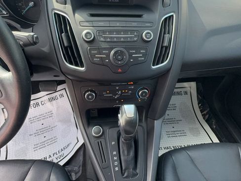 Used 2016 Ford Focus SE w/ Equipment Group 201A image 11