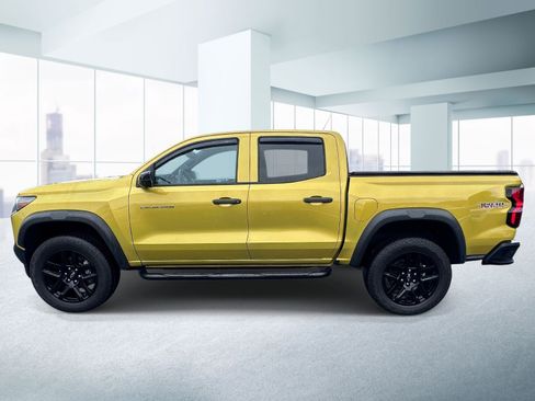 Used 2023 Chevrolet Colorado Trail Boss w/ Technology Package AWD/4WD image 2