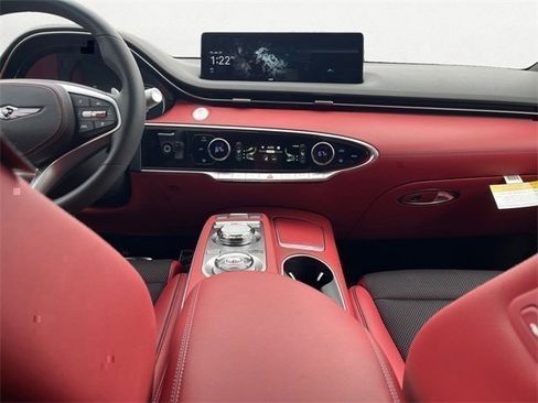 Used 2025 Genesis GV70 3.5T Sport image 12