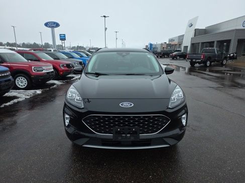 Certified 2022 Ford Escape Titanium w/ Class II Trailer Tow Package image 2