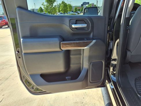 Used 2022 Chevrolet Silverado 1500 RST w/ Convenience Package II RWD image 14